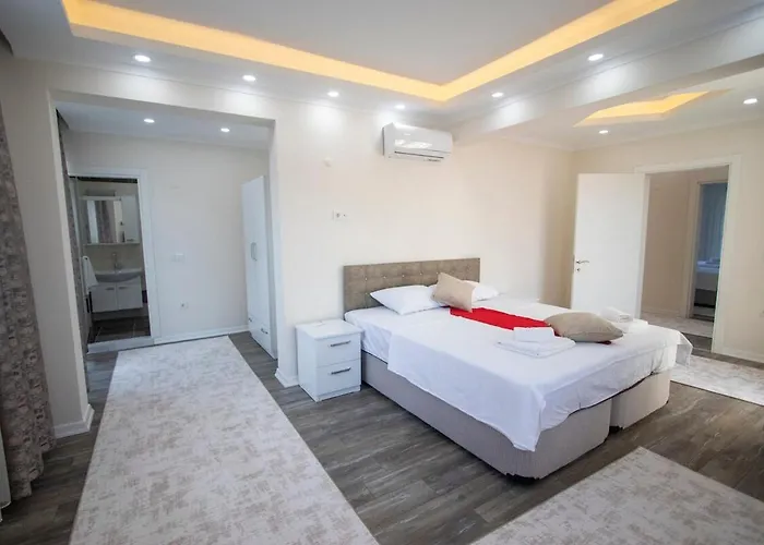 For 14 With Private Pool In Calis,