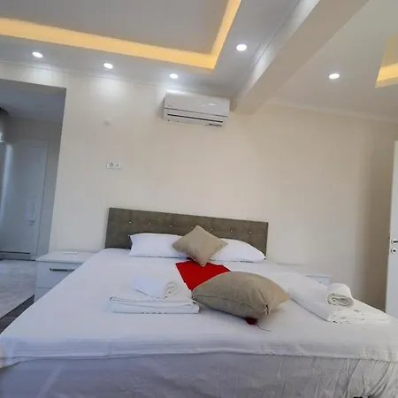 For 14 With Private Pool In Calis, ヴィラ フェティエ