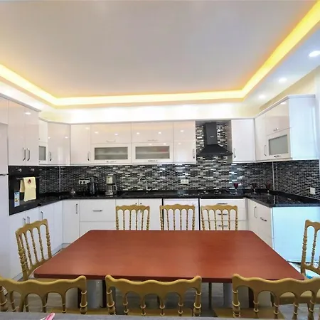 Vilă For 14 With Private Pool In Calis, *