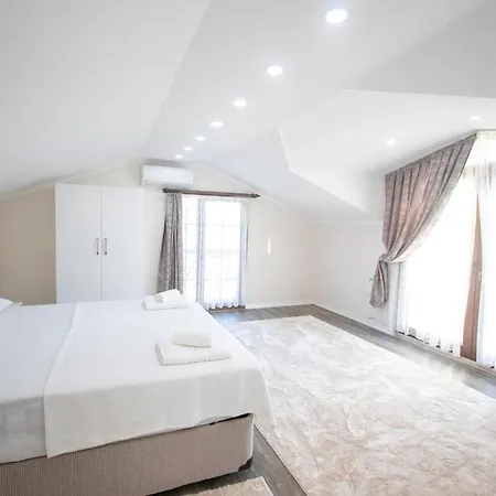 Villa For 14 With Private Pool In Calis, Fethiye