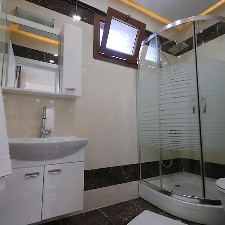 For 14 With Private Pool In Calis,