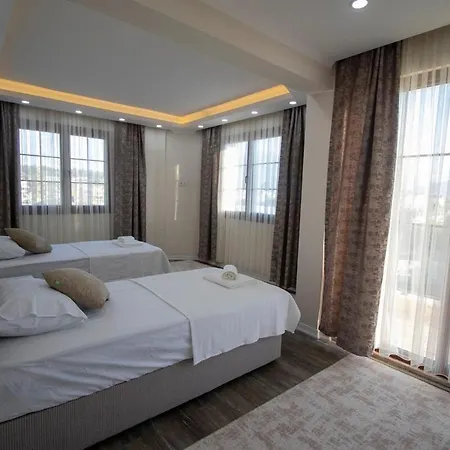 ヴィラ For 14 With Private Pool In Calis, *