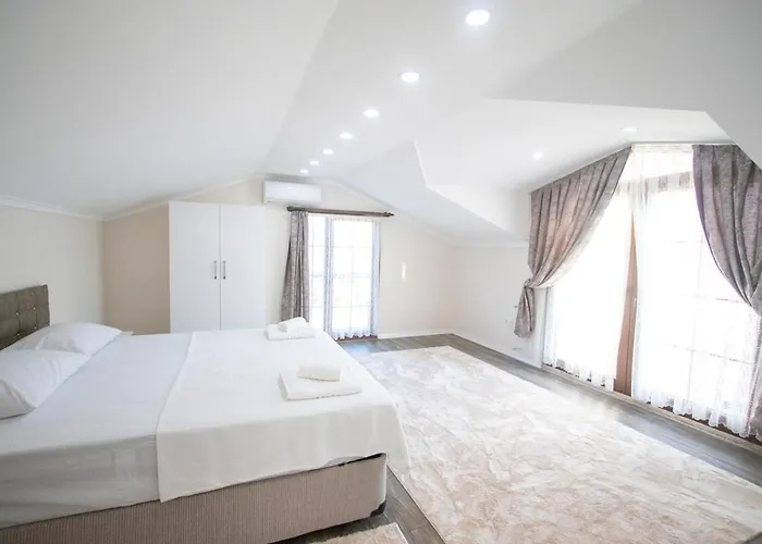 Вилла For 14 With Private Pool In Calis, Фетхие