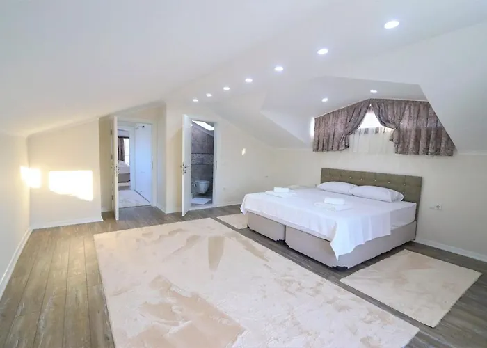 For 14 With Private Pool In Calis, Villa Fethiye